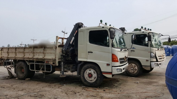 รถฮีโน่ 6 ล้อ ติดเฮี๊ยบ 3.5 ตัน. / FG1J  220 แรงม้า. ปี 47 - 49.   ( มีขาย 2 คัน. )      สนใจติดต่อ  081 - 6079515