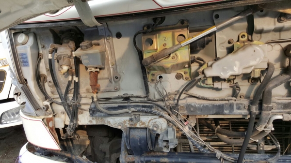 รถฮีโน่ 6 ล้อ ติดเฮี๊ยบ 3.5 ตัน. / FG1J  220 แรงม้า. ปี 47 - 49.   ( มีขาย 2 คัน. )      สนใจติดต่อ  081 - 6079515