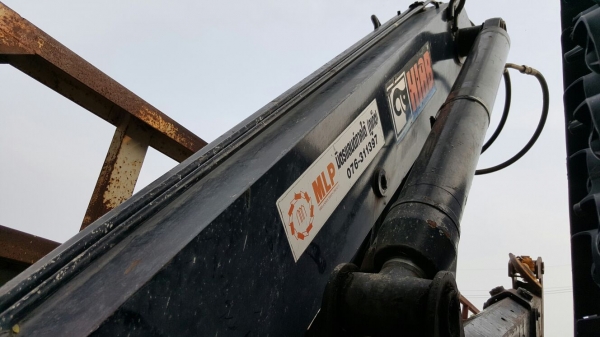 รถฮีโน่ 6 ล้อ ติดเฮี๊ยบ 3.5 ตัน. / FG1J  220 แรงม้า. ปี 47 - 49.   ( มีขาย 2 คัน. )      สนใจติดต่อ  081 - 6079515