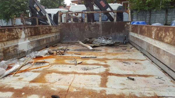 รถฮีโน่ 6 ล้อ ติดเฮี๊ยบ 3.5 ตัน. / FG1J  220 แรงม้า. ปี 47 - 49.   ( มีขาย 2 คัน. )      สนใจติดต่อ  081 - 6079515