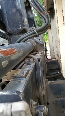 รถฮีโน่ 6 ล้อ ติดเฮี๊ยบ 3.5 ตัน. / FG1J  220 แรงม้า. ปี 47 - 49.   ( มีขาย 2 คัน. )      สนใจติดต่อ  081 - 6079515