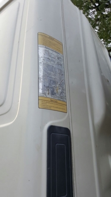 รถฮีโน่ 6 ล้อ ติดเฮี๊ยบ 3.5 ตัน. / FG1J  220 แรงม้า. ปี 47 - 49.   ( มีขาย 2 คัน. )      สนใจติดต่อ  081 - 6079515