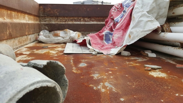 รถฮีโน่ 6 ล้อ ติดเฮี๊ยบ 3.5 ตัน. / FG1J  220 แรงม้า. ปี 47 - 49.   ( มีขาย 2 คัน. )      สนใจติดต่อ  081 - 6079515