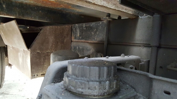 รถฮีโน่ 6 ล้อ ติดเฮี๊ยบ 3.5 ตัน. / FG1J  220 แรงม้า. ปี 47 - 49.   ( มีขาย 2 คัน. )      สนใจติดต่อ  081 - 6079515