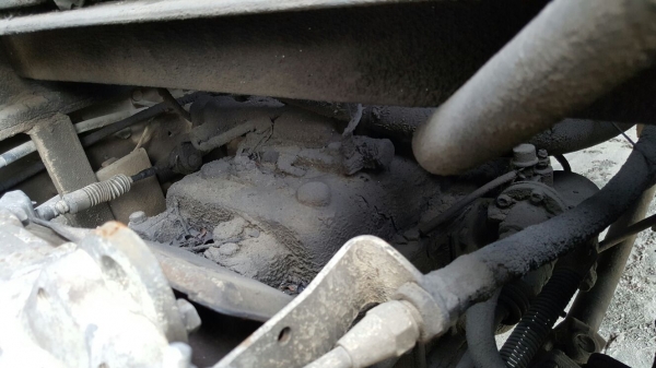 รถฮีโน่ 6 ล้อ ติดเฮี๊ยบ 3.5 ตัน. / FG1J  220 แรงม้า. ปี 47 - 49.   ( มีขาย 2 คัน. )      สนใจติดต่อ  081 - 6079515