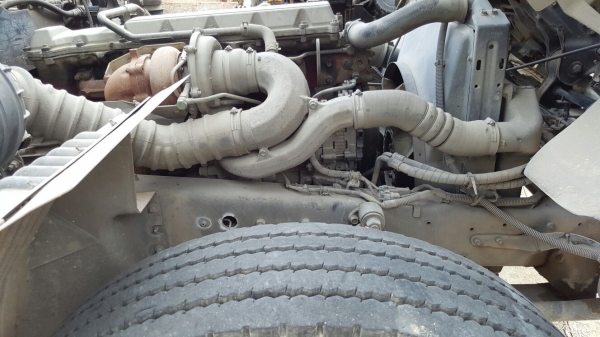 รถฮีโน่ 6 ล้อ ติดเฮี๊ยบ 3.5 ตัน. / FG1J  220 แรงม้า. ปี 47 - 49.   ( มีขาย 2 คัน. )      สนใจติดต่อ  081 - 6079515