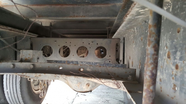 รถฮีโน่ 6 ล้อ ติดเฮี๊ยบ 3.5 ตัน. / FG1J  220 แรงม้า. ปี 47 - 49.   ( มีขาย 2 คัน. )      สนใจติดต่อ  081 - 6079515