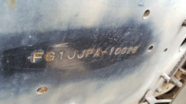 รถฮีโน่ 6 ล้อ ติดเฮี๊ยบ 3.5 ตัน. / FG1J  220 แรงม้า. ปี 47 - 49.   ( มีขาย 2 คัน. )      สนใจติดต่อ  081 - 6079515