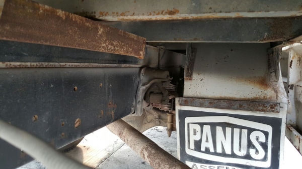 รถฮีโน่ 6 ล้อ ติดเฮี๊ยบ 3.5 ตัน. / FG1J  220 แรงม้า. ปี 47 - 49.   ( มีขาย 2 คัน. )      สนใจติดต่อ  081 - 6079515