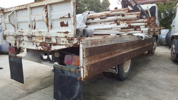 รถฮีโน่ 6 ล้อ ติดเฮี๊ยบ 3.5 ตัน. / FG1J  220 แรงม้า. ปี 47 - 49.   ( มีขาย 2 คัน. )      สนใจติดต่อ  081 - 6079515