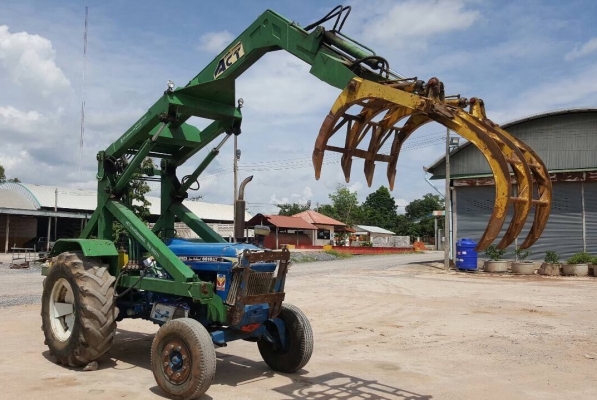 ขายรถไถ FORD 6610 เสื้อลาย ติดคีบอวยชัยแทรคเตอร์ สภาพพร้อมใช้งาน เอกสารสัญญาซื้อขายครับ ราคาต่อรองได้นิดหน่อย