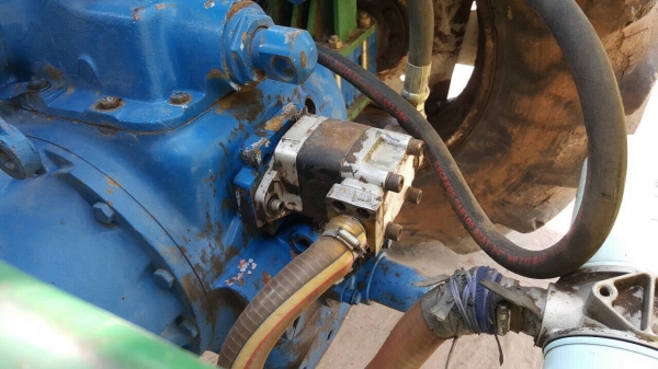 ขายรถไถ FORD 6610 เสื้อลาย ติดคีบอวยชัยแทรคเตอร์ สภาพพร้อมใช้งาน เอกสารสัญญาซื้อขายครับ ราคาต่อรองได้นิดหน่อย