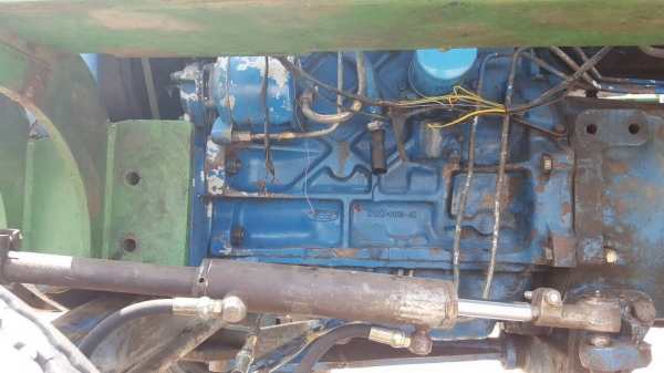 ขายรถไถ FORD 6610 เสื้อลาย ติดคีบอวยชัยแทรคเตอร์ สภาพพร้อมใช้งาน เอกสารสัญญาซื้อขายครับ ราคาต่อรองได้นิดหน่อย