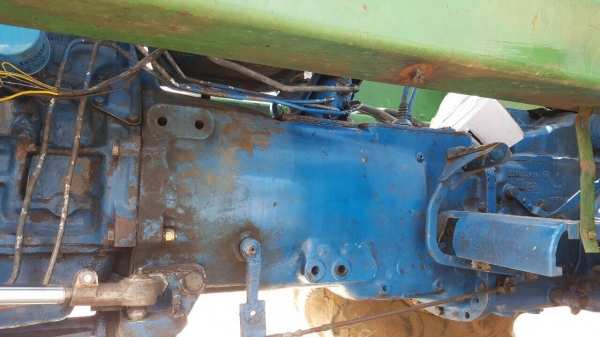 ขายรถไถ FORD 6610 เสื้อลาย ติดคีบอวยชัยแทรคเตอร์ สภาพพร้อมใช้งาน เอกสารสัญญาซื้อขายครับ ราคาต่อรองได้นิดหน่อย