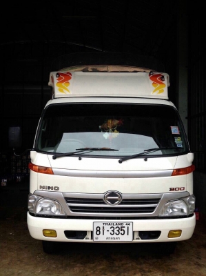 ขาย 6 ล้อ HINO ออกห้างมือเดียวปี 54 วิ่งน้อย เครื่องดีไม่เคยแกะ คัสซีสวยตลอดเส้น เก๋งบางเดิมไม่เคยทำสี แอร์เย็น ราคาต่อรองได้ ขาย 6 ล้อ HINO ออกห้างมือเดียวปี 54 วิ่งน้อย เครื่องดีไม่เคยแกะ คัสซีสวยตลอดเส้น เก๋งบางเดิมไม่เคยทำสี แอร์เย็น ราคาต่อรองได้