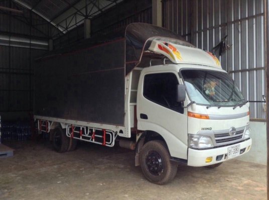 ขาย 6 ล้อ HINO ออกห้างมือเดียวปี 54 วิ่งน้อย เครื่องดีไม่เคยแกะ คัสซีสวยตลอดเส้น เก๋งบางเดิมไม่เคยทำสี แอร์เย็น ราคาต่อรองได้