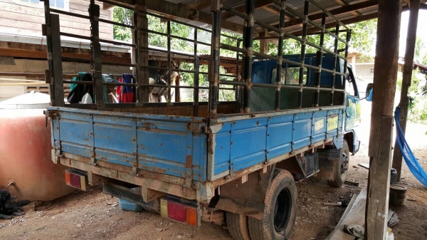 ขาย 6 ล้อสั้น ISUZU TLD คัสซีสวยตลอดเส้น เครื่อง TOYOTA 85 แรงม้า แต่งเกียร์สั้น หัวเก๋งยกได้ คอกเหล็กพร้อมบรรทุก ทะเบียนพร้อมโอนครับ ขาย 6 ล้อสั้น ISUZU TLD คัสซีสวยตลอดเส้น เครื่อง TOYOTA 85 แรงม้า แต่งเกียร์สั้น หัวเก๋งยกได้ คอกเหล็กพร้อมบรรทุก ทะเบียนพร้อมโอนครับ