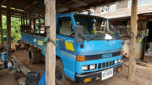 ขาย 6 ล้อสั้น ISUZU TLD คัสซีสวยตลอดเส้น เครื่อง TOYOTA 85 แรงม้า แต่งเกียร์สั้น หัวเก๋งยกได้ คอกเหล็กพร้อมบรรทุก ทะเบียนพร้อมโอนครับ ขาย 6 ล้อสั้น ISUZU TLD คัสซีสวยตลอดเส้น เครื่อง TOYOTA 85 แรงม้า แต่งเกียร์สั้น หัวเก๋งยกได้ คอกเหล็กพร้อมบรรทุก ทะเบียนพร้อมโอนครับ