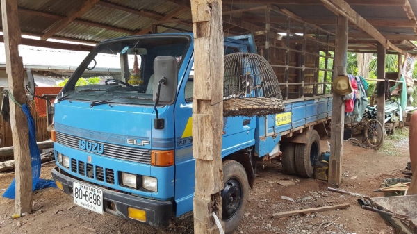 ขาย 6 ล้อสั้น ISUZU TLD คัสซีสวยตลอดเส้น เครื่อง TOYOTA 85 แรงม้า แต่งเกียร์สั้น หัวเก๋งยกได้ คอกเหล็กพร้อมบรรทุก ทะเบียนพร้อมโอนครับ ขาย 6 ล้อสั้น ISUZU TLD คัสซีสวยตลอดเส้น เครื่อง TOYOTA 85 แรงม้า แต่งเกียร์สั้น หัวเก๋งยกได้ คอกเหล็กพร้อมบรรทุก ทะเบียนพร้อมโอนครับ