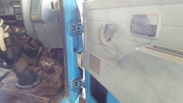 ขาย 6 ล้อสั้น ISUZU TLD คัสซีสวยตลอดเส้น เครื่อง TOYOTA 85 แรงม้า แต่งเกียร์สั้น หัวเก๋งยกได้ คอกเหล็กพร้อมบรรทุก ทะเบียนพร้อมโอนครับ ขาย 6 ล้อสั้น ISUZU TLD คัสซีสวยตลอดเส้น เครื่อง TOYOTA 85 แรงม้า แต่งเกียร์สั้น หัวเก๋งยกได้ คอกเหล็กพร้อมบรรทุก ทะเบียนพร้อมโอนครับ