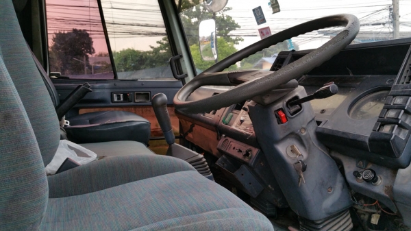 ขาย ISUZU 195 ติดเครน 5 ตัน 3 ท่อน  ปี38