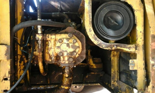 ขายรถขุดแบ็คโค KOMATSU PC200-5 บูมอาร์มเดิม เอวดีเครื่องแห้ง ทำช่วงล่างให้ พร้อมลงงาน