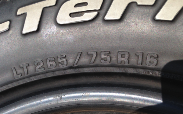 ยาง All BF goodrich 265 75 16 ปลายปี13 ใช้ไม่ถึง 2,000โล ยาง All BF goodrich 265 75 16 ปลายปี13 ใช้ไม่ถึง 2,000โล