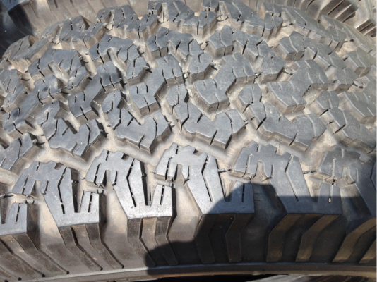 ยาง All BF goodrich 265 75 16 ปลายปี13 ใช้ไม่ถึง 2,000โล ยาง All BF goodrich 265 75 16 ปลายปี13 ใช้ไม่ถึง 2,000โล