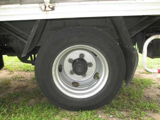 ISUZU NKR หัวการ์ตูนสูง เครื่อง 120 ตู้แห้ง 4 บาน ป้ายเล็กไม่ติดเวลา