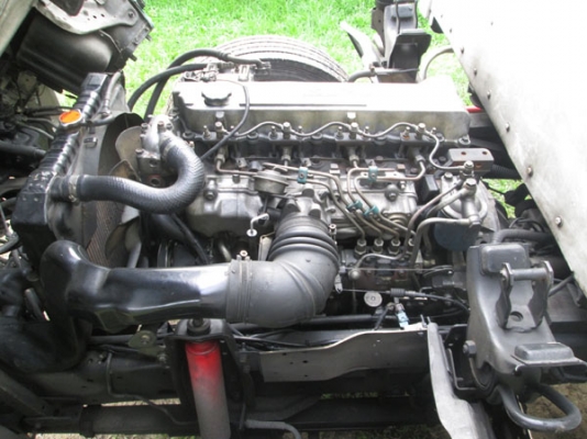 ISUZU NKR หัวการ์ตูนสูง เครื่อง 120 ตู้แห้ง 4 บาน ป้ายเล็กไม่ติดเวลา