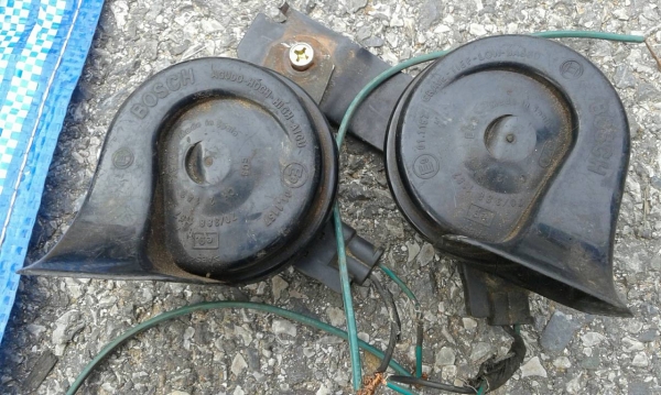 แตรคู่ยุโรปเมคอินฝรั่งเศสเสียงนิ่มดังครับของแท้ทุกคู่ครับใส่รถได้ทุกรุ่นครับราคานีคุ้มมากครับสไตรเบน์/ซีตอง/วอลโว่ลครับ/เชฟครับ