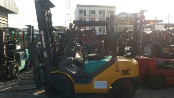 ขายรถ komatsu ขนาด 3 ตัน เครื่องยนต์เบลซิล+แก็ส  เกียร์ ออโต้