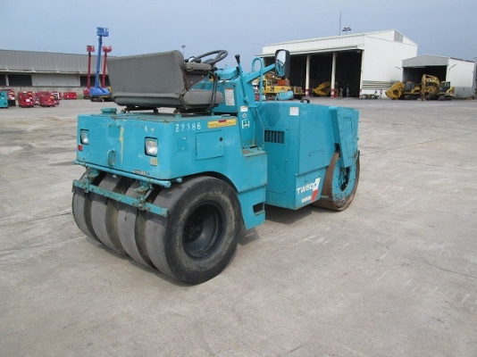 ขายรถบด SAKAI ขนาด 4 ตัน (หน้าเหล็ก หลังยาง) มือสองนำเข้าจากญี่ปุ่น