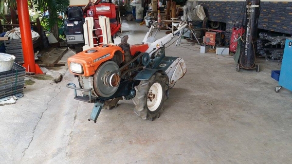 นำเข้าจากญี่ปุ่น รถไถเดินตาม KUBOTA  รุ่น E8 ขนาด 8 แรง เครื่องยนต์ดีเซล เก่าญี่ปุ่น   เครื่องยนต์ติดง่าย สภาพสวย
