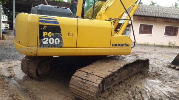 รถแบคโฮ KOMATSU PC200 16000 ชั่วโมง รุ่น8