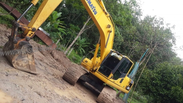รถแบคโฮ KOMATSU PC200 16000 ชั่วโมง รุ่น8