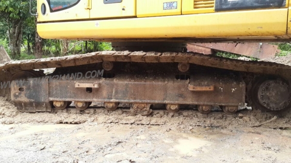 รถแบคโฮ KOMATSU PC200 16000 ชั่วโมง รุ่น8