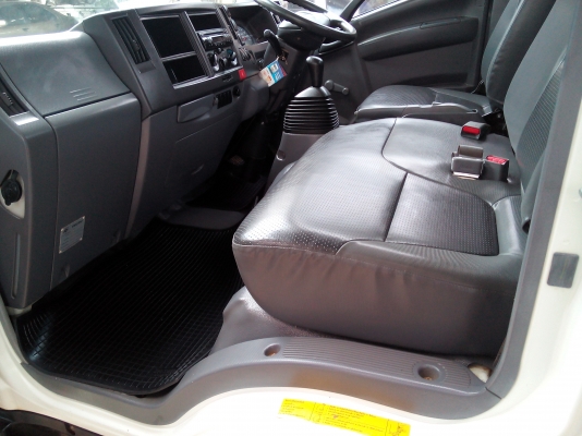 6 ล้อกลาง  *Euro.3*  ISUZU  NMR  130 แรงม้า *คอมมอนเรว*  รถสวยเดิม+สวยจริง+พร้อมใช้งาน * รถห้างแท้ * มีเล่มพร้อมโอน *