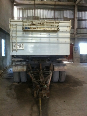 ต้องการขายลูกพ่วง 3 เพลา กว้าง 2.5 ม.ยาว 7ม. สูง1.3ม. กระบะดั้มสามมิตร 20 ตัน ราคา 550,000--ติดต่อเสี่ย สุทิน 0806622246