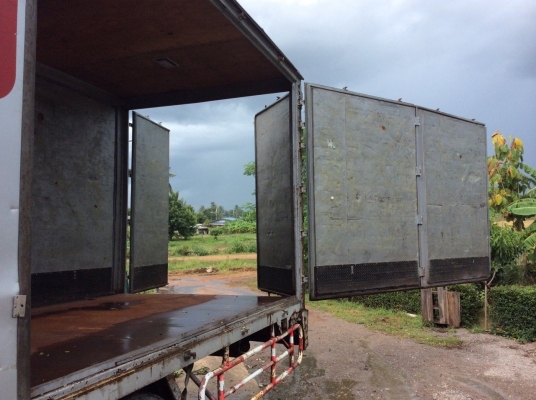 ตู้ 10บาน ไม่มีเสากลาง ครัทซีกว้าง 0.86 ม. กว้าง 2.4 ม.ยาว7.5 ม.สูง 2.5 ม. ขาย 70,000 บาท (ศุภากร 081-1903107,081-4252943) ตู้ 10บาน ไม่มีเสากลาง ครัทซีกว้าง 0.86 ม. กว้าง 2.4 ม.ยาว7.5 ม.สูง 2.5 ม. ขาย 70,000 บาท (ศุภากร 081-1903107,081-4252943)