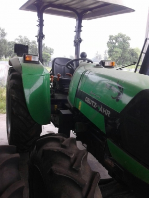 ขายรถแทรกเตอร์ดอยส์ฟาร์ 80 แรง 4 WD สภาพสวย พร้อมใช้งาน