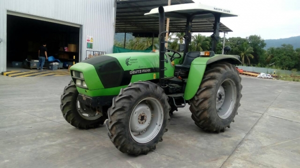 ขายรถแทรกเตอร์ดอยส์ฟาร์ 80 แรง 4 WD สภาพสวย พร้อมใช้งาน