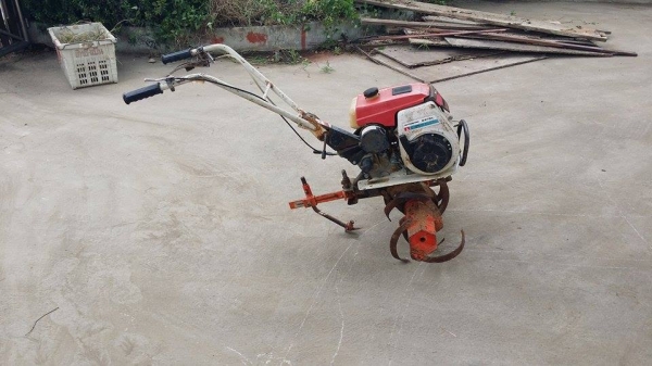 นำเข้าจากญี่ปุ่น รถพรวนดินเดินตาม MITSUBISHI รุ่น M270 ขนาด 2.5 แรง เก่าญี่ปุ่น  พร้อมชุดพรวนดิน สภาพดี