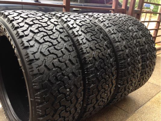 ยาง All Monster tires 265 50 20 ปี15 น้องป้ายแดง ไม่มีปะ ดอกเยอะ ใช้กันยาว