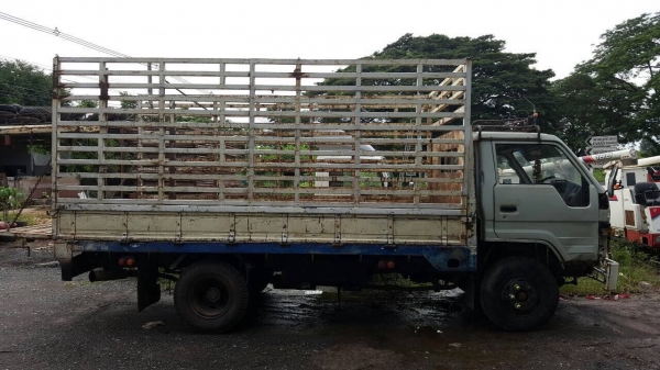 ขาย 6 ล้อ TOYOTA BU91 หัวใหญ่ 3 ใบปัด ปี 38 เครื่อง 14B 115 แรงม้า เกียร์สั้น คัสซีสวยตลอดเส้น หัวเก๋งยกได้ ทะเบียนพร้อมโอน ราคาต่อรองได้ครับ ขาย 6 ล้อ TOYOTA BU91 หัวใหญ่ 3 ใบปัด ปี 38 เครื่อง 14B 115 แรงม้า เกียร์สั้น คัสซีสวยตลอดเส้น หัวเก๋งยกได้ ทะเบียนพร้อมโอน ราคาต่อรองได้ครับ