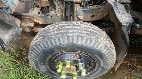 ขาย 6 ล้อ TOYOTA BU91 หัวใหญ่ 3 ใบปัด ปี 38 เครื่อง 14B 115 แรงม้า เกียร์สั้น คัสซีสวยตลอดเส้น หัวเก๋งยกได้ ทะเบียนพร้อมโอน ราคาต่อรองได้ครับ ขาย 6 ล้อ TOYOTA BU91 หัวใหญ่ 3 ใบปัด ปี 38 เครื่อง 14B 115 แรงม้า เกียร์สั้น คัสซีสวยตลอดเส้น หัวเก๋งยกได้ ทะเบียนพร้อมโอน ราคาต่อรองได้ครับ