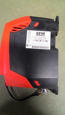 ขาย INVERTER ยี่ห้อ SEW 0.75 KW, 1 HP รุ่น Movitrac LT ใช้ไฟบ้าน มีมาเพิ่ม