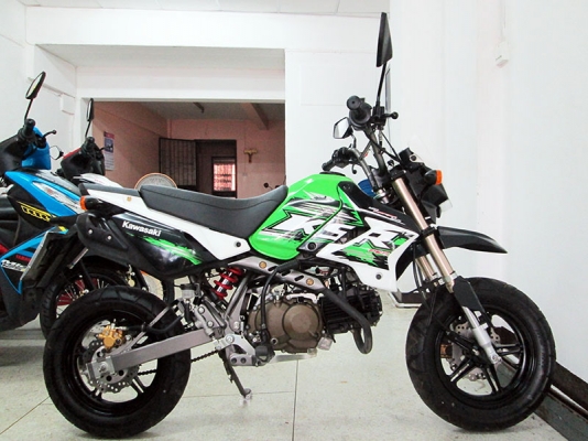 ขาย KSR PRO ตัว TOP สตาร์ทมือ ปลายปี 2014 ไมล์แท้ 5556 กม สภาพสวยเดิมๆ เครื่องแน่ๆ สีเขียว ดำ ราคา 42900 บาท