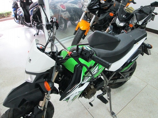 ขาย KSR PRO ตัว TOP สตาร์ทมือ ปลายปี 2014 ไมล์แท้ 5556 กม สภาพสวยเดิมๆ เครื่องแน่ๆ สีเขียว ดำ ราคา 42900 บาท