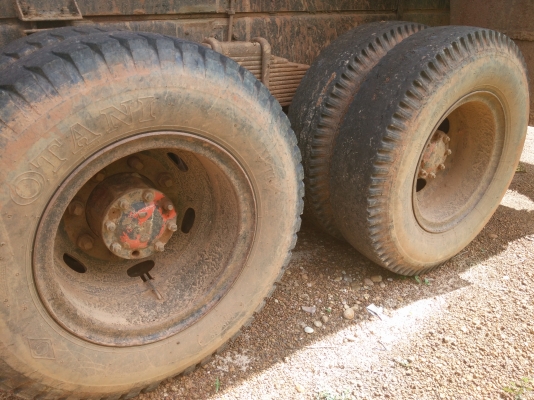 ขาย hino ดั้ม 2 เพลา เกียร์อีตัน พร้อมใช้งาน